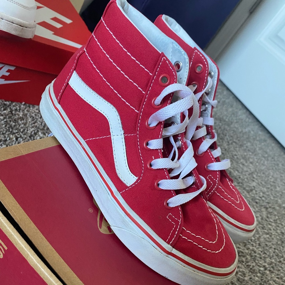 Hightop red/white vans size 6.5 women’s/5.0 men’s